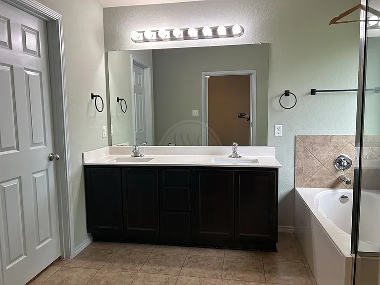 6405 Clear Brook Dr — Photo 11