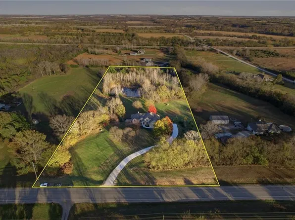 23775 Old Kansas City Rd, Spring Hill, KS 66083