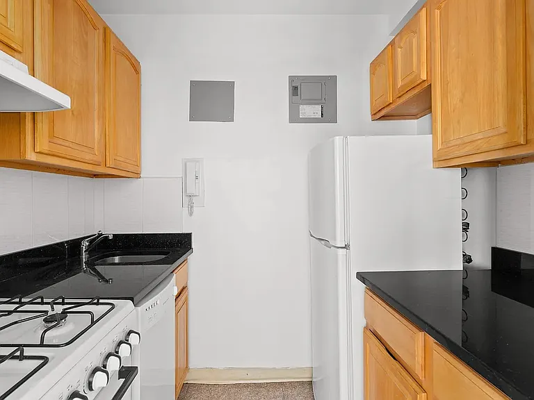 120 E 90th St #8H — Photo 5