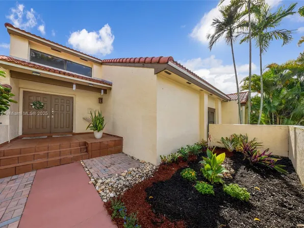 6637 NW 181st Ln, Hialeah, FL 33015