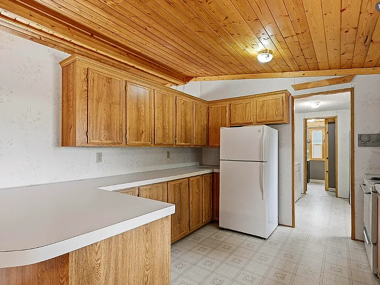 408 N Harmony Dr — Photo 6