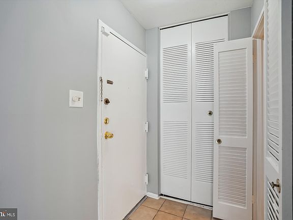 10222 Prince Pl Apt 11-t2, Upper Marlboro, Md 20774 