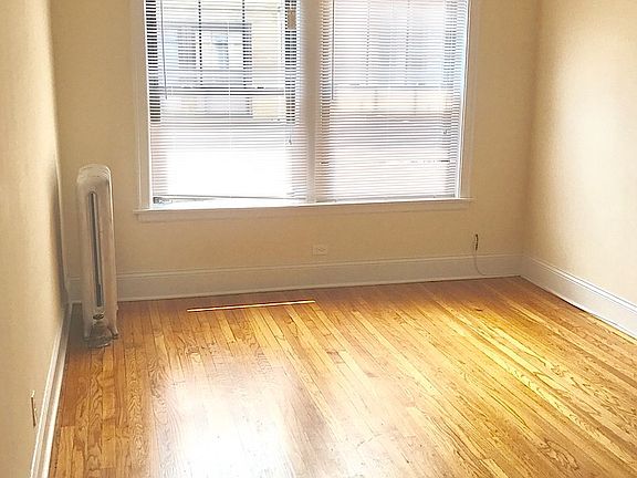 2nd image of 4744 S Woodlawn Ave #3