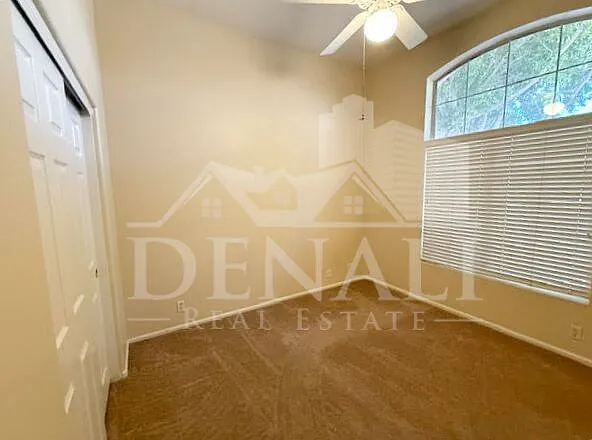797 N Gregory Pl — Photo 8