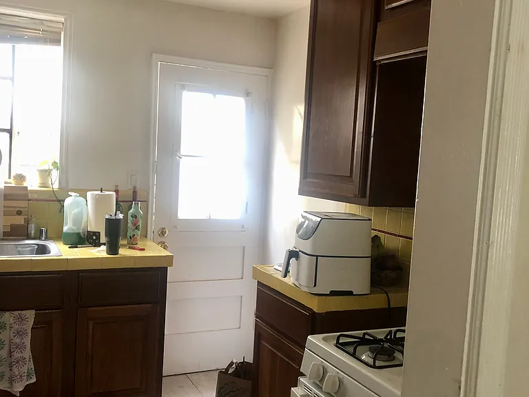 10806 Lindbrook Dr #2 — Photo 3
