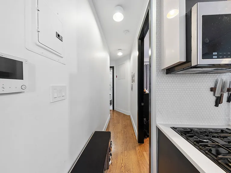 1054 Park Pl #3D — Photo 8