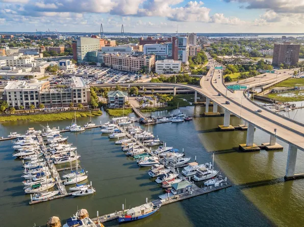 33 Lockwood Dr #D21, Charleston, SC 29401