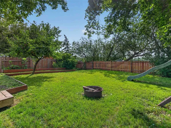3606 44th St, Leduc, AB T9E 6A1