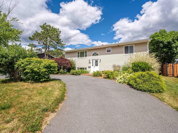 199 Prince St, Lower Sackville, NS B4C 1L6