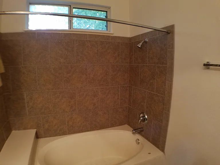 2500 Allred Dr — Photo 5
