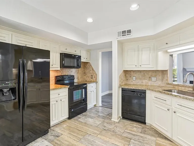 1725 Enterprise Ave — Photo 9