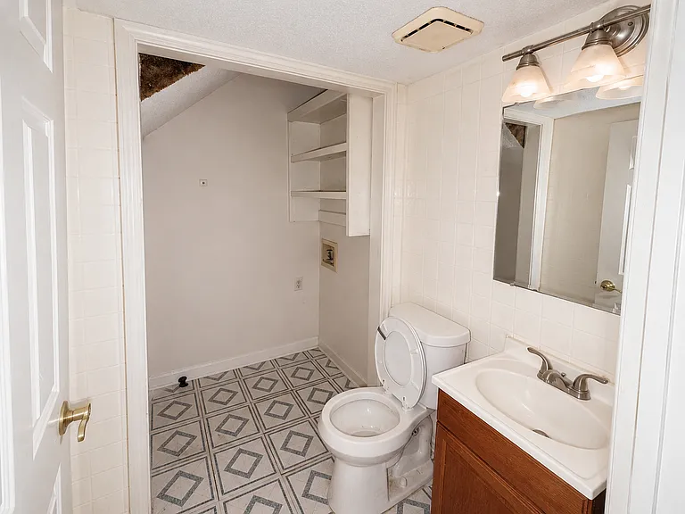 4375 Barrington Pl — Photo 5