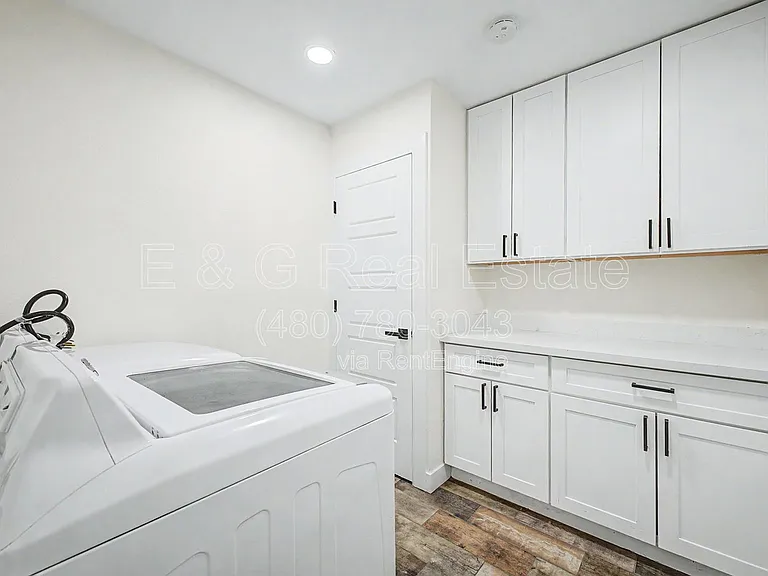 2174 E Palmcroft Dr — Photo 25