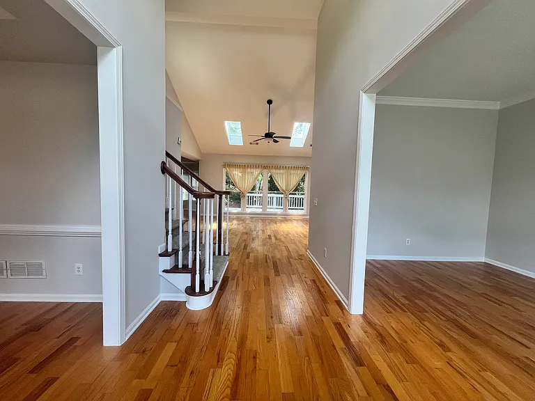 365 Tumbling Creek Dr — Photo 2