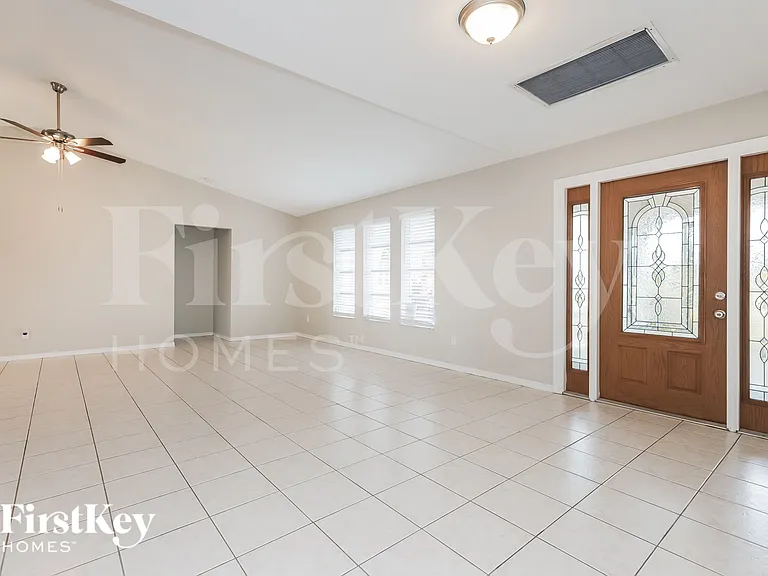 27065 Formosa Dr — Photo 3