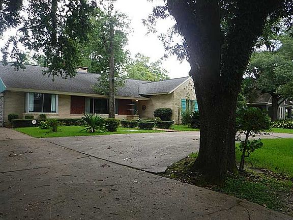 2nd image of 1008 Kirby St