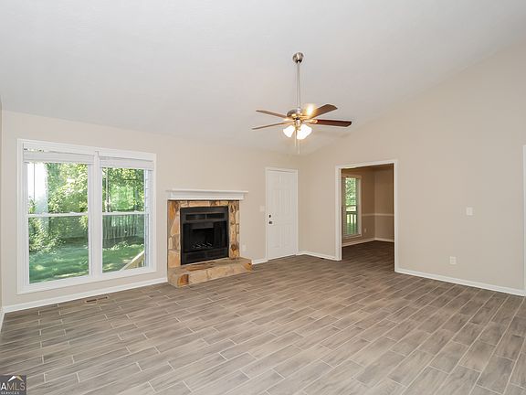4th image of 2685 Springside Ct