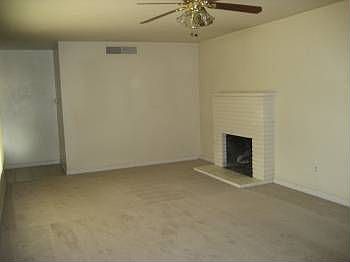 4th image of 5562 N Maroa Ave