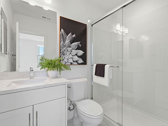 4th image of 2739 Oak Rd