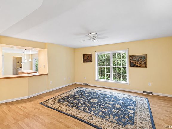 4th image of 1407 Middle Road #245