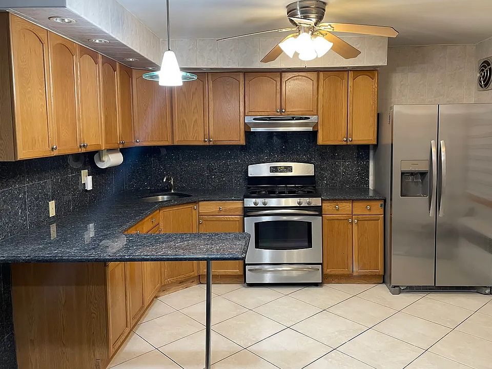 1st image of 1563 E 58th St Floor 1