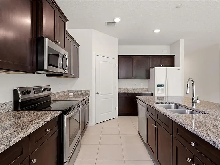 13922 Woodbridge Ter — Photo 9