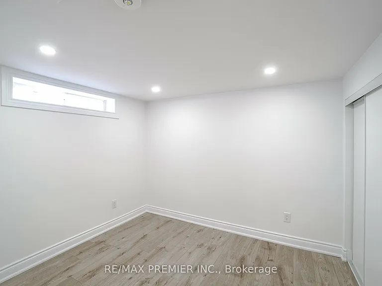 8 Marlborough Rd #BASEMENT — Photo 11