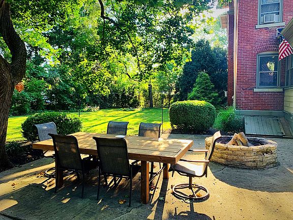 Patio/side yard