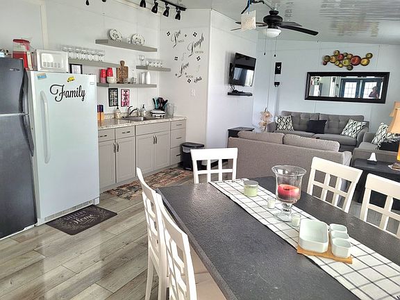 4th image of 5843 Naples Dr #635