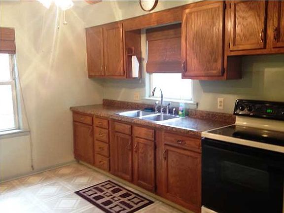5th image of 1516 S Saint James Blvd