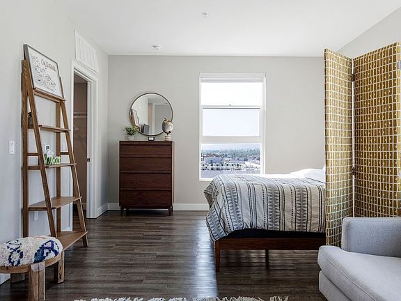 5th image of 6677 Santa Monica Blvd APT 2813