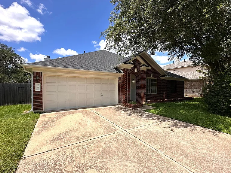 6708 Bancroft Woods Dr — Photo 2