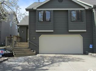 213 Glenview Dr, Lawrence, KS 66049