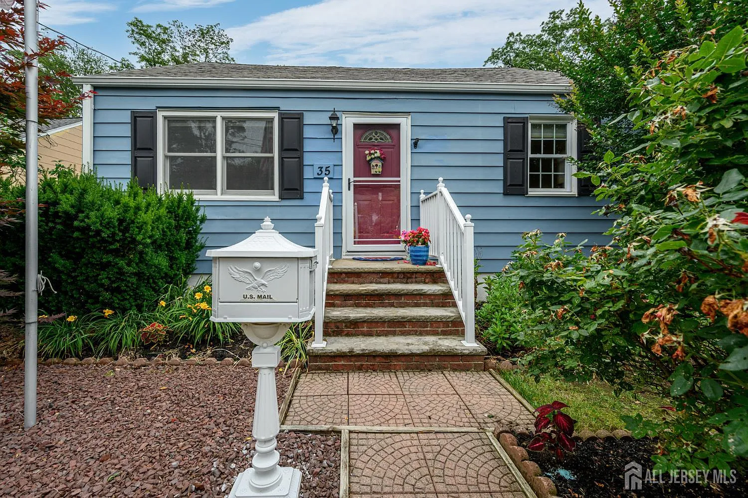 35 Maiden Ln photo 1
