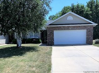 528 Brookside Glen Dr, Sherman, IL 62684