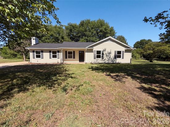 4700 Misty Hill Ln, Gastonia, NC 28056