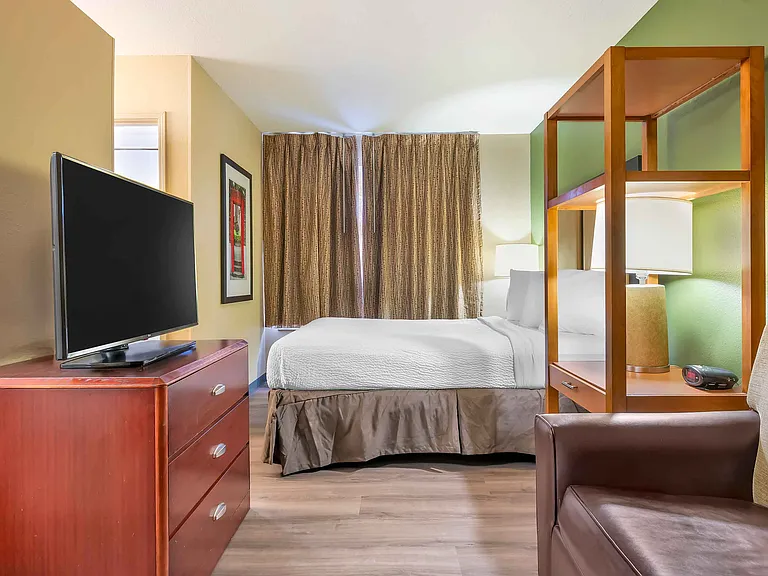 Studio Suite - 1 Queen Bed