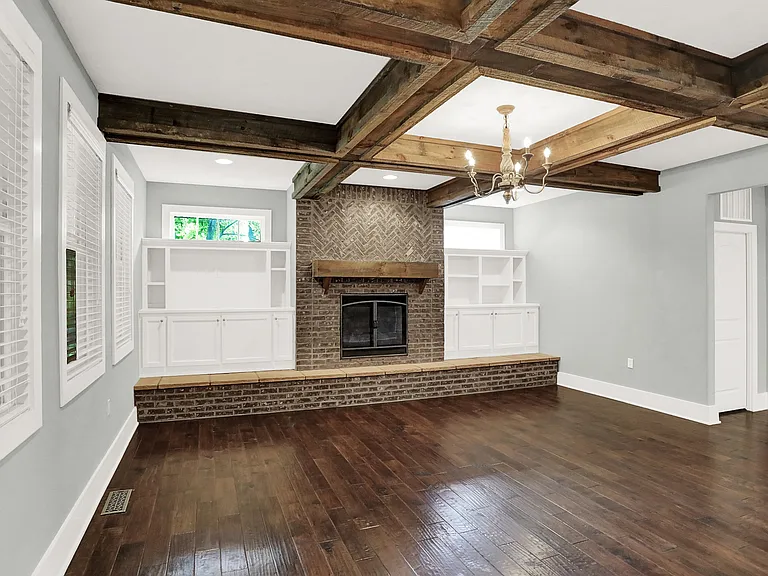 16893 Oak Manor Dr — Photo 6