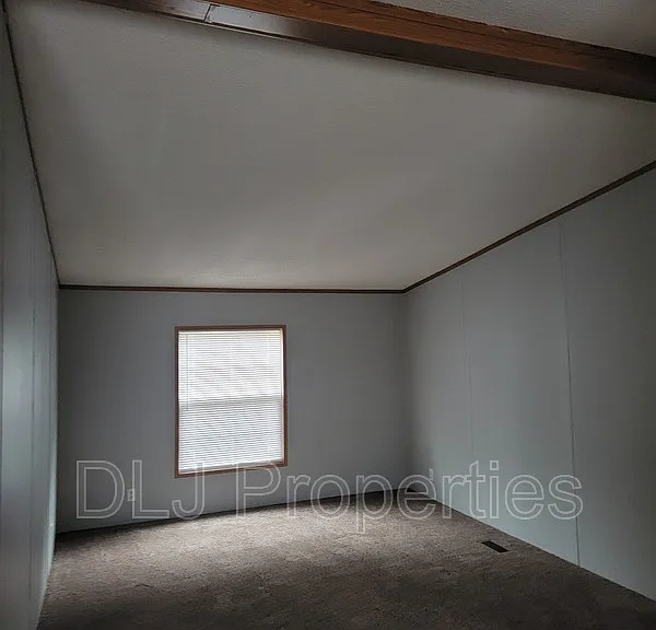 1612 Highway 25/70 W — Photo 5