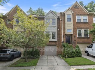 3915 Green Look Ct, Fairfax, VA 22033