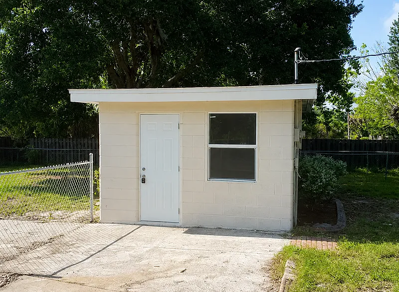 Studio, 1.0 bath, 240 sqft, $1,095 — Photo 2