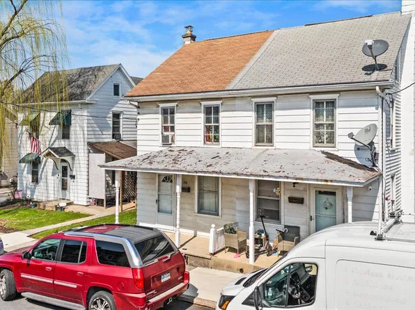 319 W Church St, Annville, PA 17003