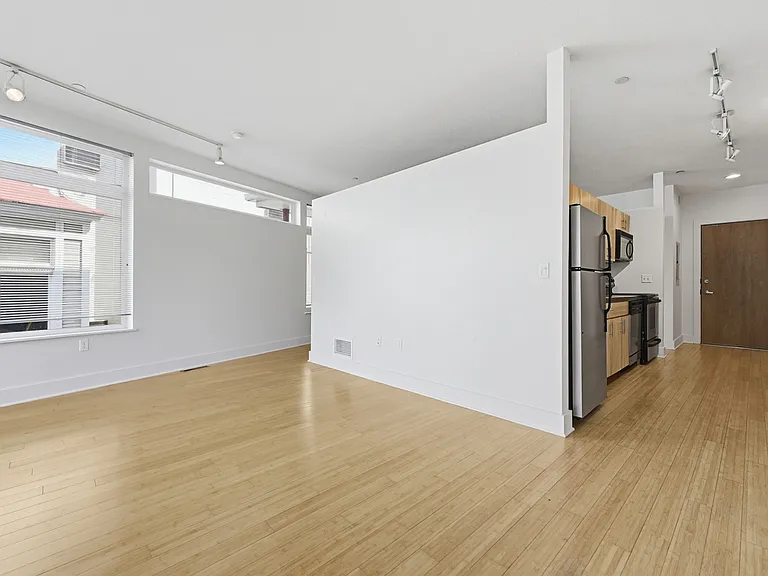 521 Shady Ave #14 — Photo 3
