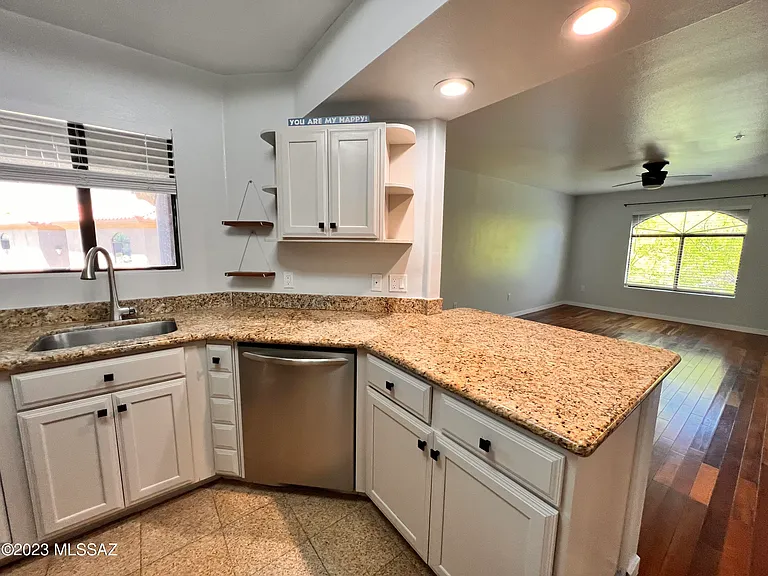 5751 N Kolb Rd #4204 — Photo 8