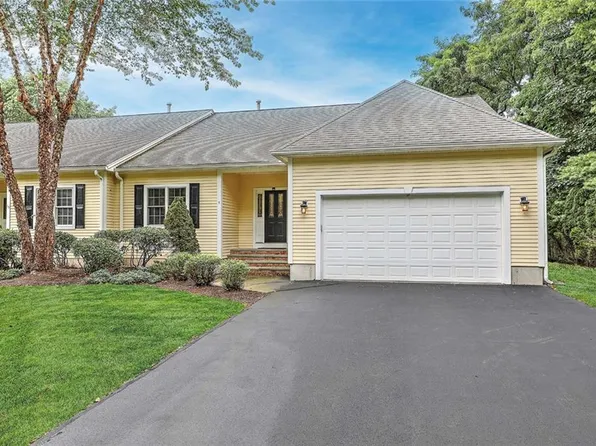 5 Crickett Cir #5, East Greenwich, RI 02818