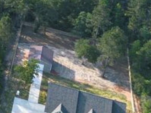 2nd image of 347 Iron Horse Rd