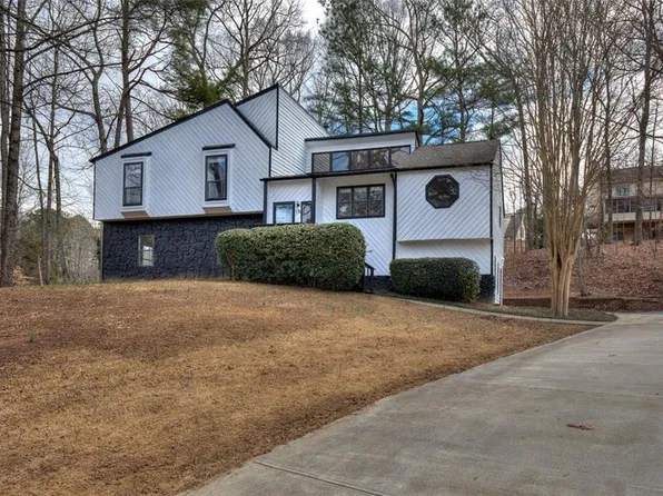 220 Glenrose Ct, Roswell, GA 30076