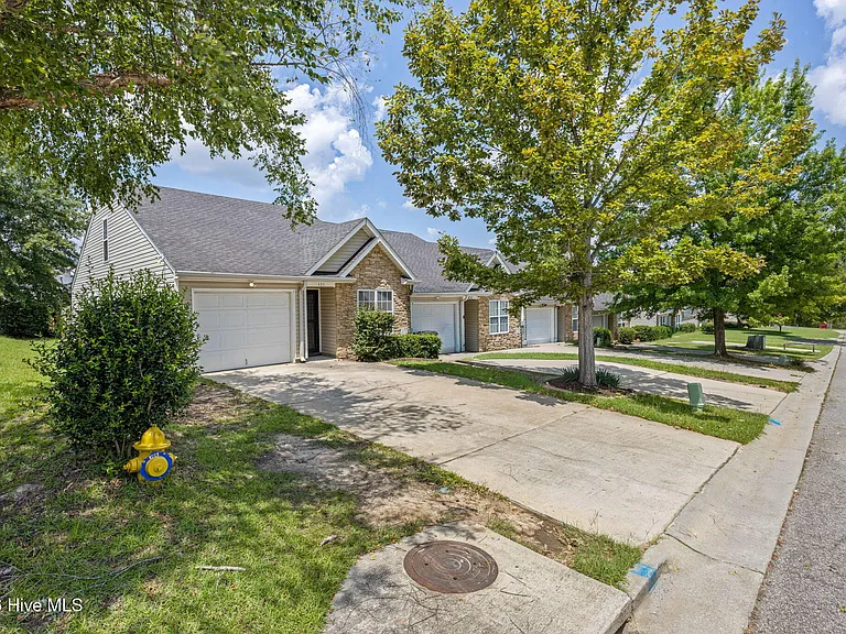 435 Northrop Pl — Photo 2