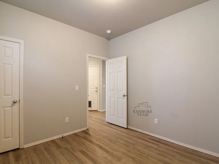 5407 Mariner Ln — Photo 11
