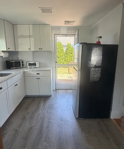29 Almy Ave — Photo 4